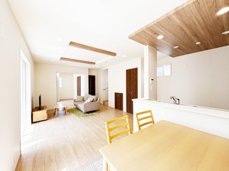 ���̑����� �Ƒ������R�ƏW�܂�e���̃X�y�[�X�ɂȂ肻��