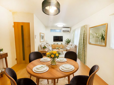 ���r���O ���Ƒ��̓��₩�Șb�����ŕ�܂�閾�邢���r���O ���Ƌ��CG�ł�