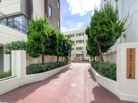 ���ӊ� ���w�Z 350m ����旧���R���w�Z