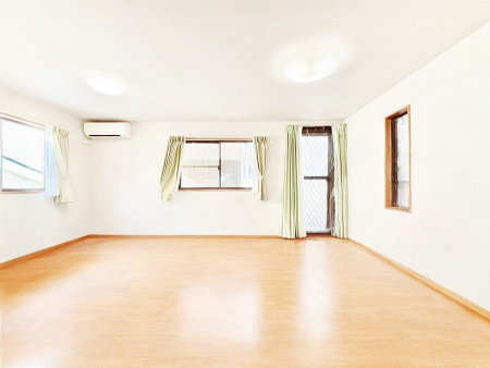 ���r���O �Ƒ��c���̎��Ԃ����������Ȃ��났�̃��r���O�_�C�j���O�@��CG���H��