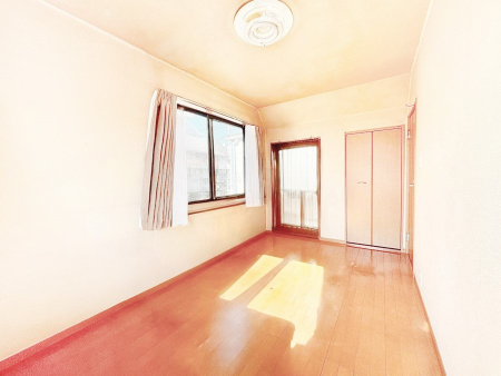 �Q�� 1���̔������t���b�V���I������芰����v���C�x�[�g��ԁB�@  ��CG���H��