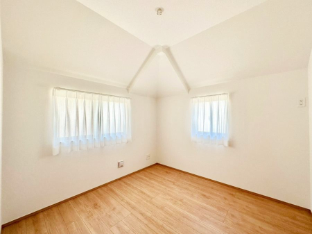 ���̑����� 2�ʍ̌����m�ۂ������邢��ԁB�Ƒ��݂�Ȃ����K�ȕ�炵����������݌v�ł��B�@