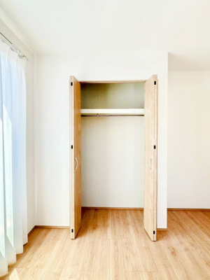 ���[ �m���̃N���[�[�b�g�B���s��������̂Ō���̈ߗނ�����������܂�܂��B�@