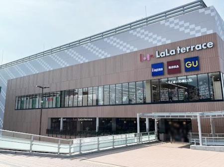 ���ӊ� �V���b�s���O�Z���^�[ 1300m ���e���X�k����