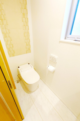�g�C�� �����t���̖��邢�g�C��