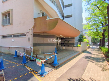 �G���g�����X -