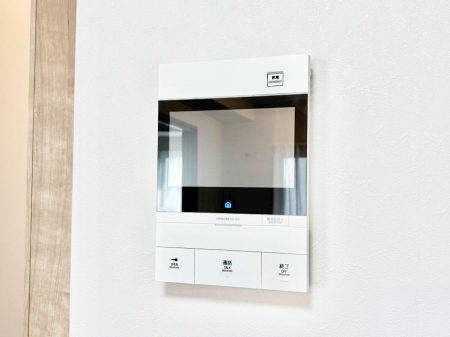 ���̑����� TV���j�^�[�t�C���^�[�t�H�����t���Ă��ăZ�L�����e�B�[��  