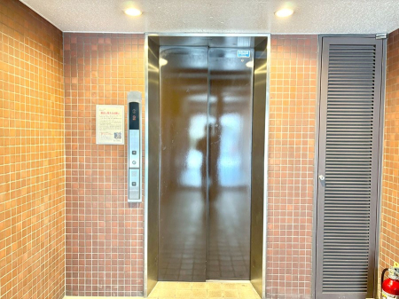 ���̑� ����̏�艺��ɕ֗��ȃG���x�[�^�[�I