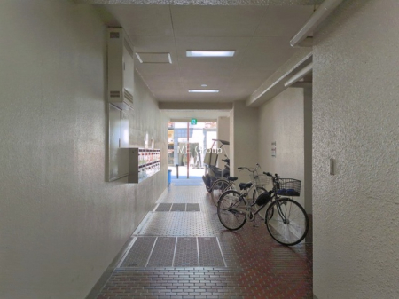 �G���g�����X -
