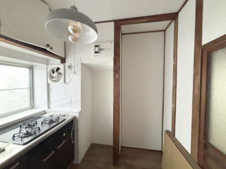 �L�b�`�� �u�₩�ȕ����ʂ蔲����L�b�`���B��������̂Ŗ��邭���C�ɂ��𗧂��܂��B