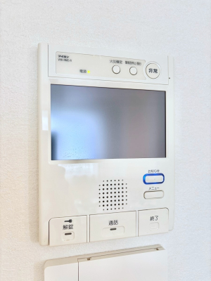���̑����� TV���j�^�[�t�C���^�[�t�H�����t���Ă��ăZ�L�����e�B�[��  