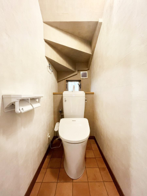 �g�C�� �g�C����1�K��2�K���ꂼ��ɔz�u����Ă��ĂƂĂ��֗��ł��B 