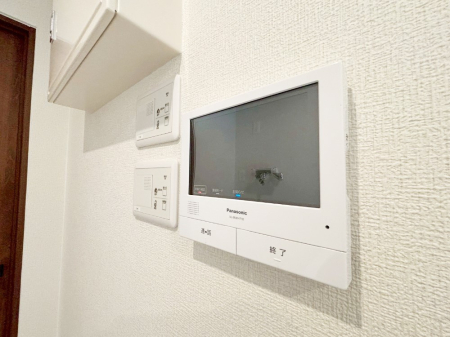 ���̑����� TV���j�^�[�t�C���^�[�t�H�����t���Ă��ăZ�L�����e�B�[��  