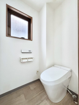 �g�C�� �g�C����1�K��2�K���ꂼ��ɔz�u����Ă��ĂƂĂ��֗��ł��B 
