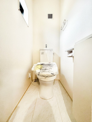�g�C�� �g�C����1�K��2�K���ꂼ��ɔz�u����Ă��ĂƂĂ��֗��ł��B 