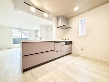 �L�b�`�� �u�₩�ȕ����ʂ蔲����L�b�`���B��������̂Ŗ��邭���C�ɂ��𗧂��܂��B