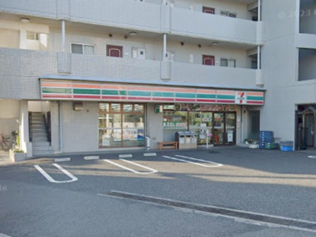 ���ӊ� �R���r�j 200m �Z�u��-�C���u��������̉ƓX