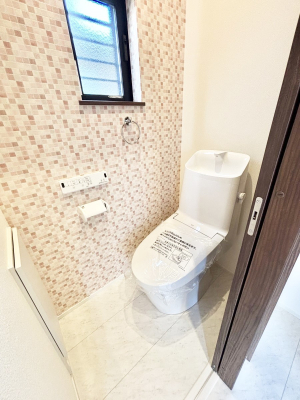 �g�C�� �g�C����1�K��2�K���ꂼ��ɔz�u����Ă��ĂƂĂ��֗��ł��B 