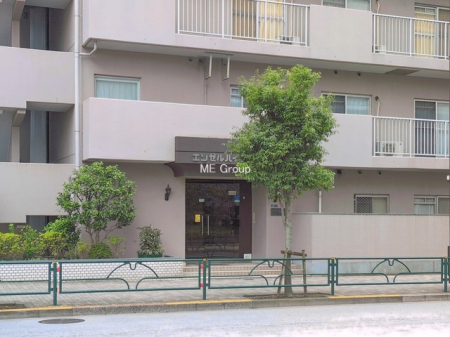 �G���g�����X -