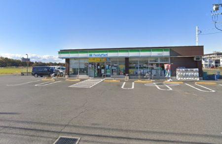 ���ӊ� �R���r�j 700m �t�@�~���[�}�[�g ��z�g�c�X