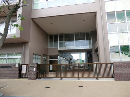 ���ӊ� ���w�Z 500m �����旧���V�䏬�w�Z