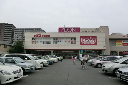 ���ӊ� �V���b�s���O�Z���^�[ 500m �C�I���^�E���c���ŋv��