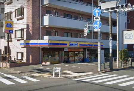 ���ӊ� �R���r�j 300m �~�j�X�g�b�v ����˓��R���ړX