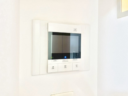 ���̑����� TV���j�^�[�t�C���^�[�t�H�����t���Ă��ăZ�L�����e�B�[��  