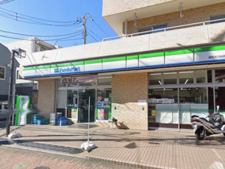 ���ӊ� �R���r�j 220m �t�@�~���[�}�[�g ���n�X���X