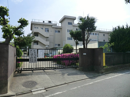 ���ӊ� ���w�Z 400m �������R�s���掵���w�Z