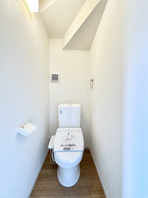 �g�C�� �g�C����1�K��2�K���ꂼ��ɔz�u����Ă��ĂƂĂ��֗��ł��B 