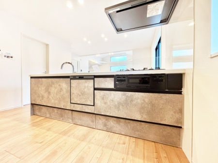 �L�b�`�� ���������Ȃ���ł����Ƒ��Ƃ̉�b���y���߂�ΖʃL�b�`��