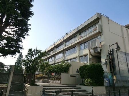 ���ӊ� ���w�Z 300m ���旧������܏��w�Z