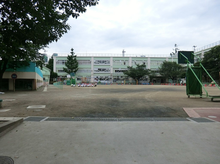 ���ӊ� ���w�Z 550m �����旧�����񏬊w�Z