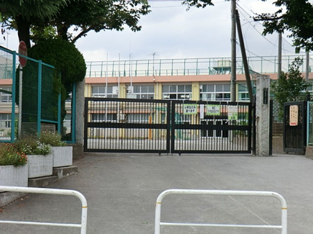 周辺環境 小学校 30m 練馬区立大泉第一小学校